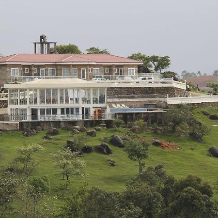 ホテル Saddle Hill Ranch Bafut エクステリア 写真
